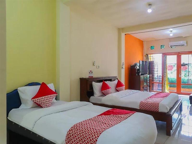 De Oranje Room Depok Buitenkant foto