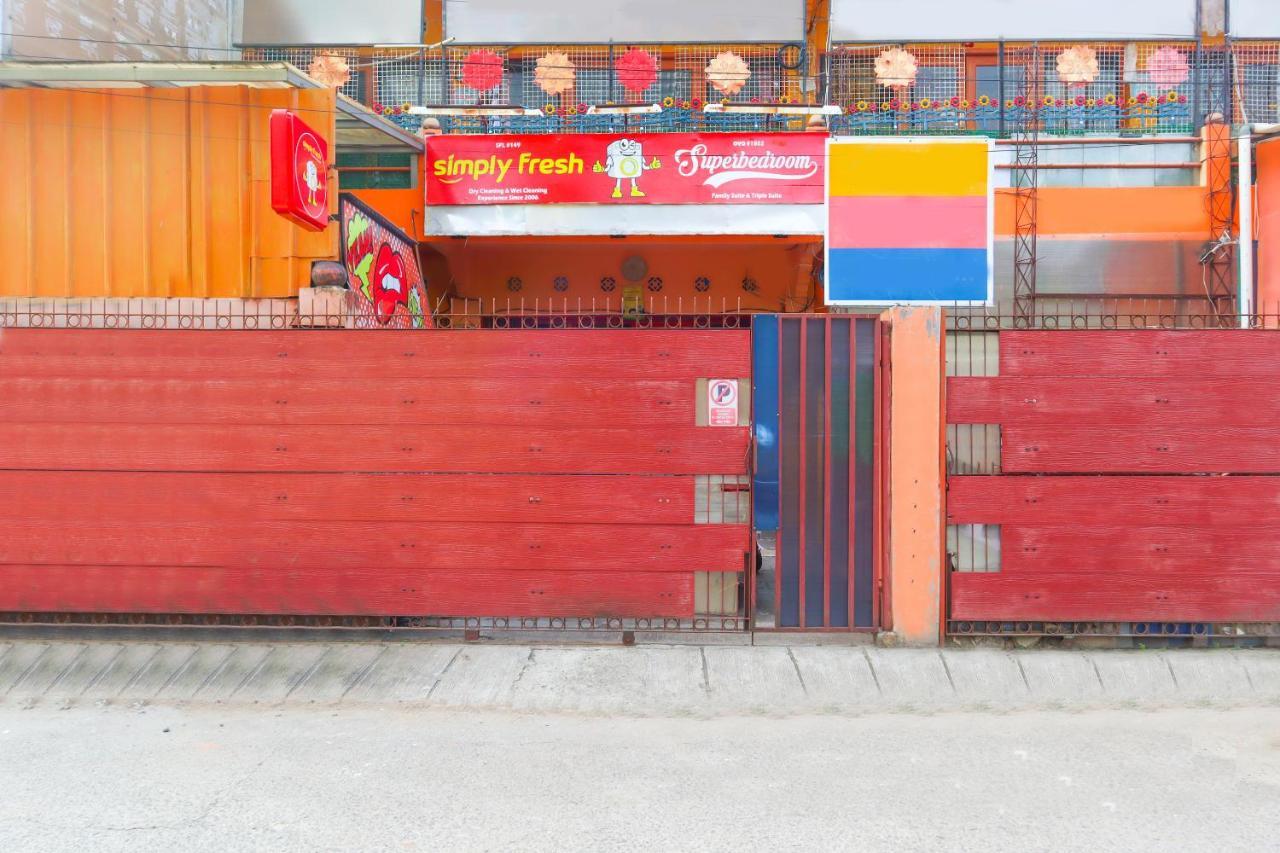 De Oranje Room Depok Buitenkant foto