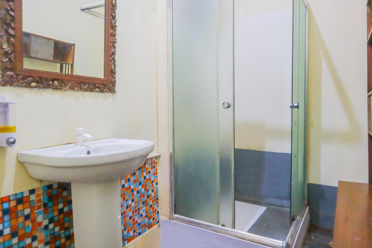 De Oranje Room Depok Buitenkant foto