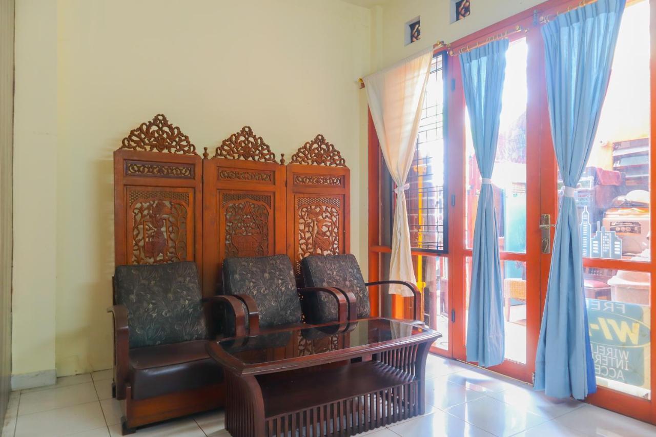 De Oranje Room Depok Buitenkant foto